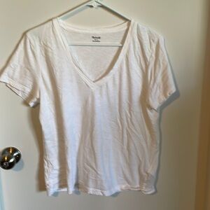 White neck t shirt L